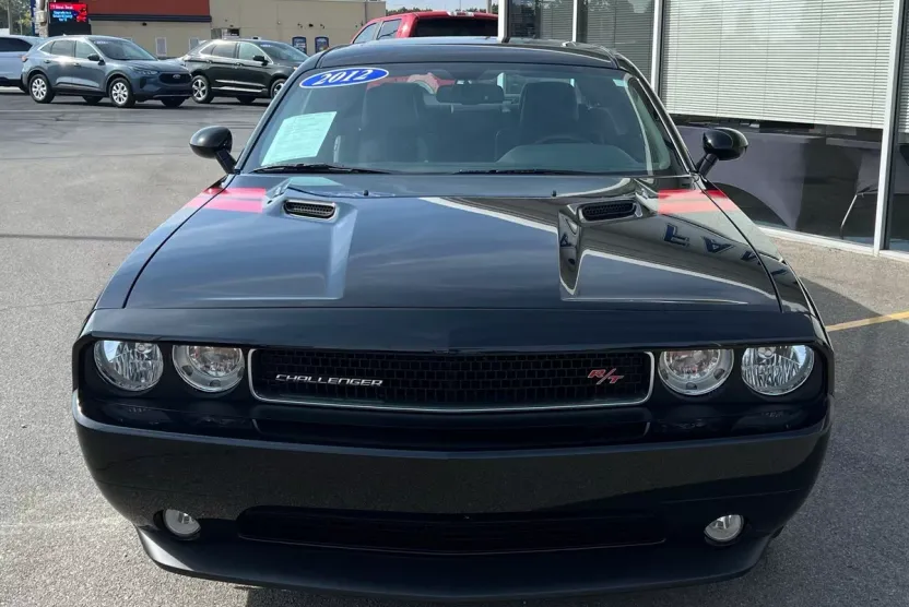2012 Dodge Challenger R/T photo 1