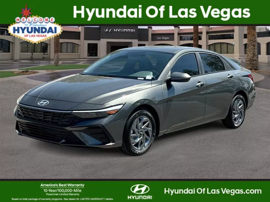 2024 Hyundai Elantra SEL photo 1