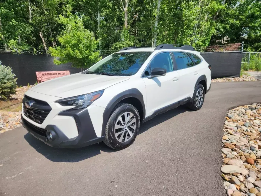 2024 Subaru Outback Base photo 1