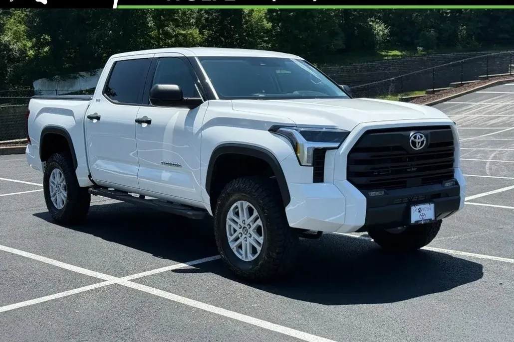2022 Toyota Tundra SR5 photo 1