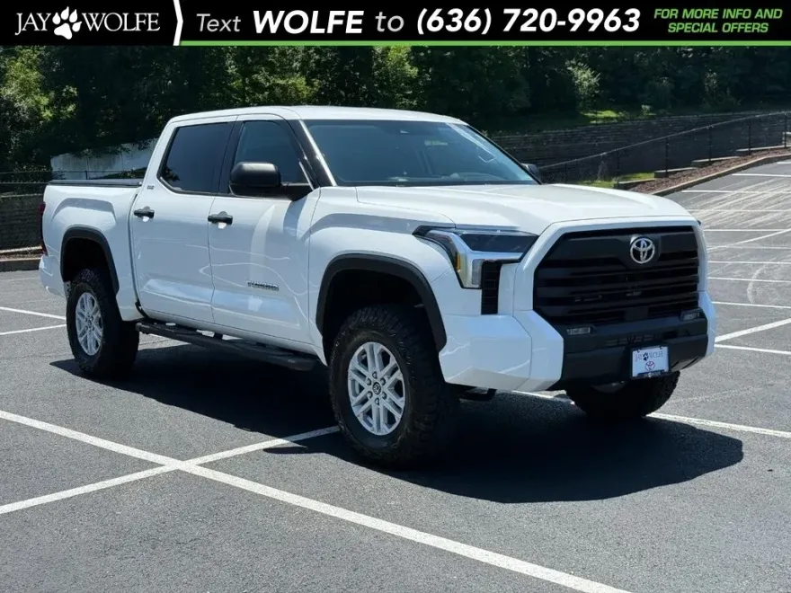 2022 Toyota Tundra SR5 photo 1