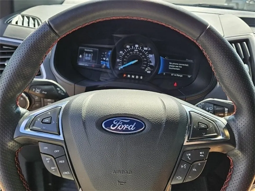 2022 Ford Edge ST photo 22