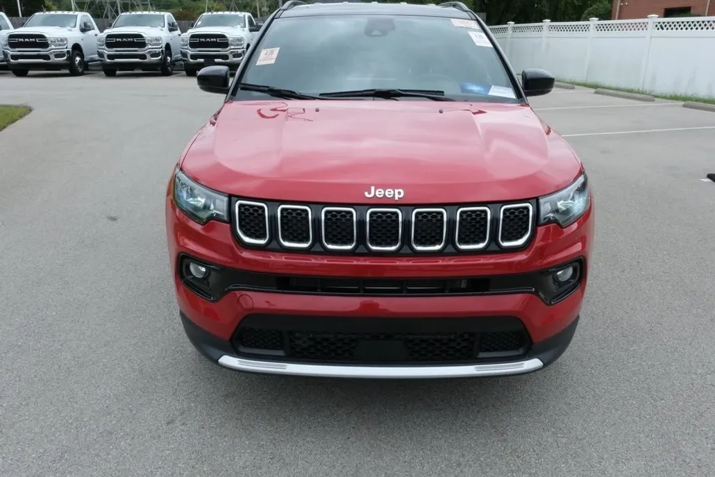 2023 Jeep Compass Limited photo 1