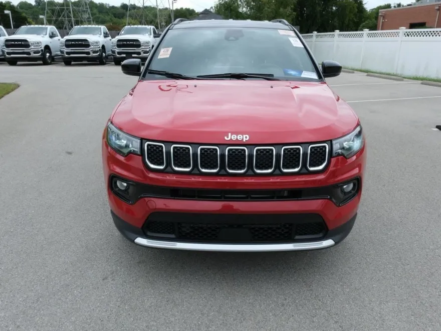 2023 Jeep Compass Limited photo 1