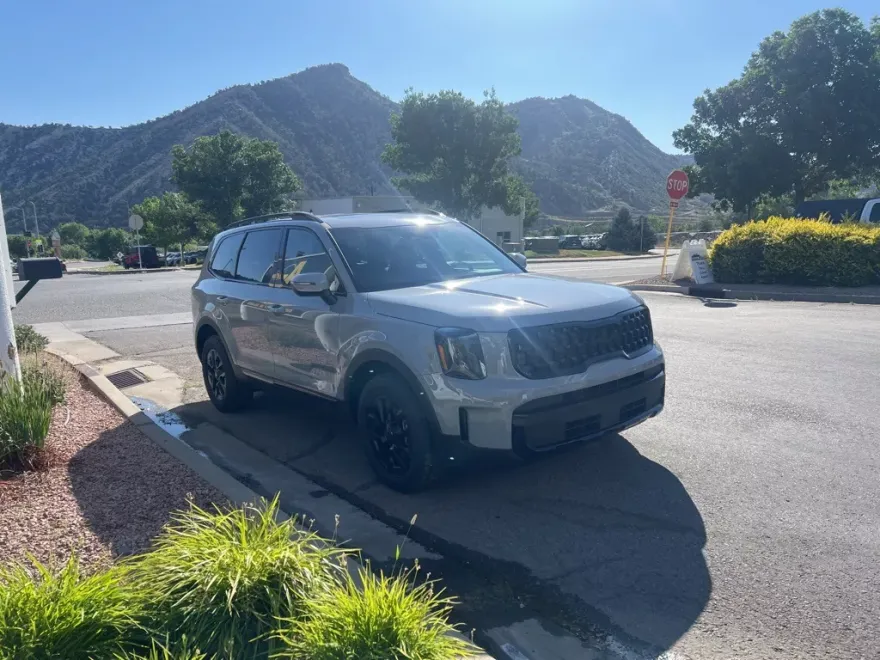 2025 Kia Telluride EX X-Pro photo 1