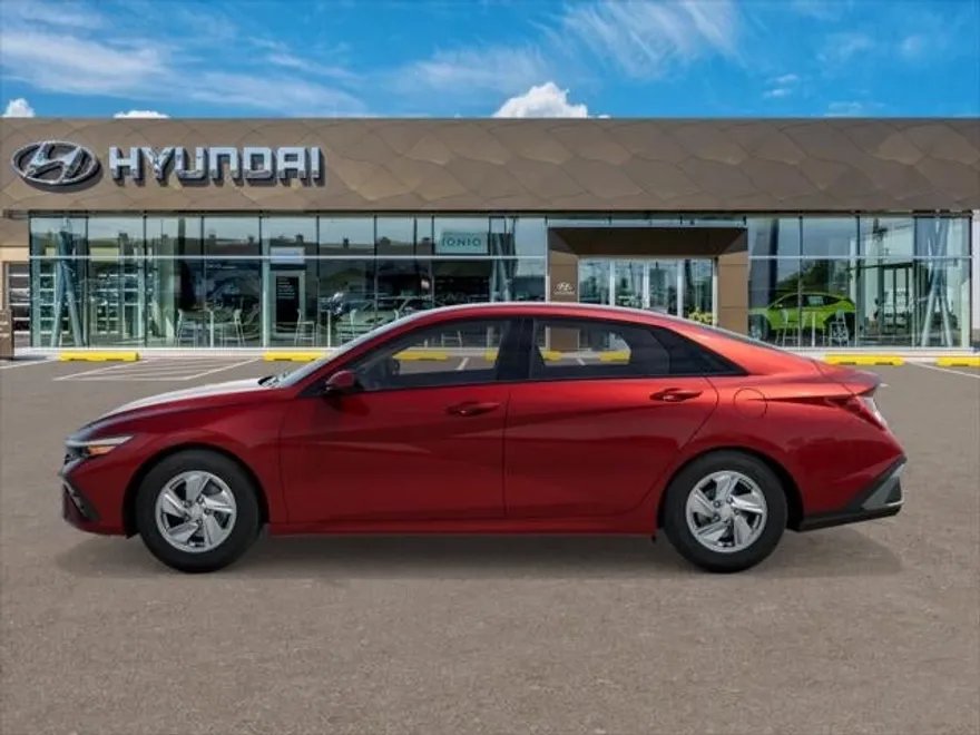 2025 Hyundai Elantra SE photo 1