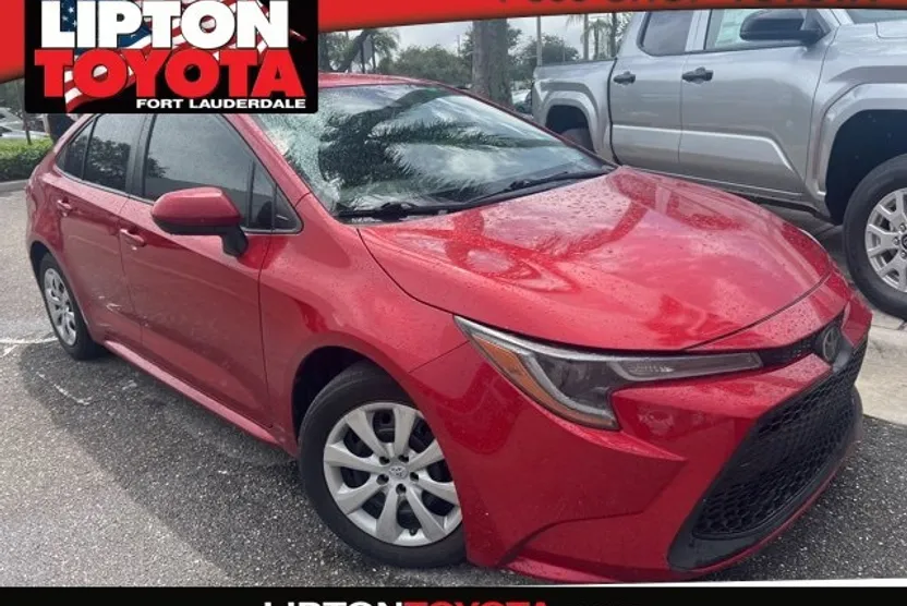 2020 Toyota Corolla LE photo 1