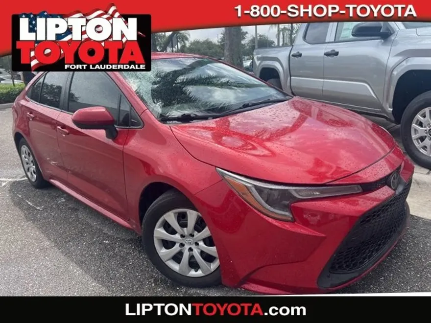 2020 Toyota Corolla LE photo 1