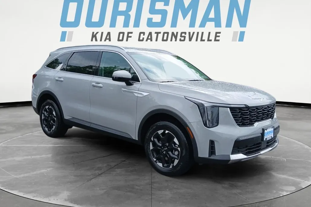 2025 Kia Sorento S photo 1