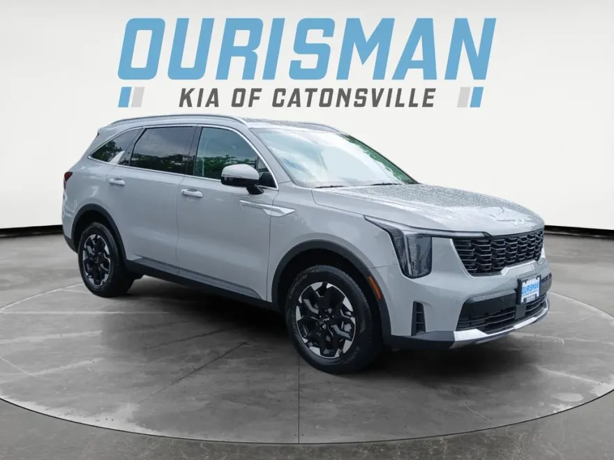 2025 Kia Sorento S photo 1