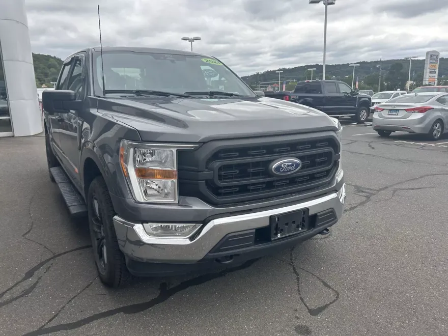 2021 Ford F-150 XL photo 1