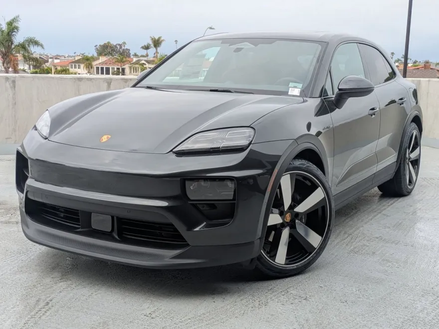 2025 Porsche Macan Electric 4 photo 1
