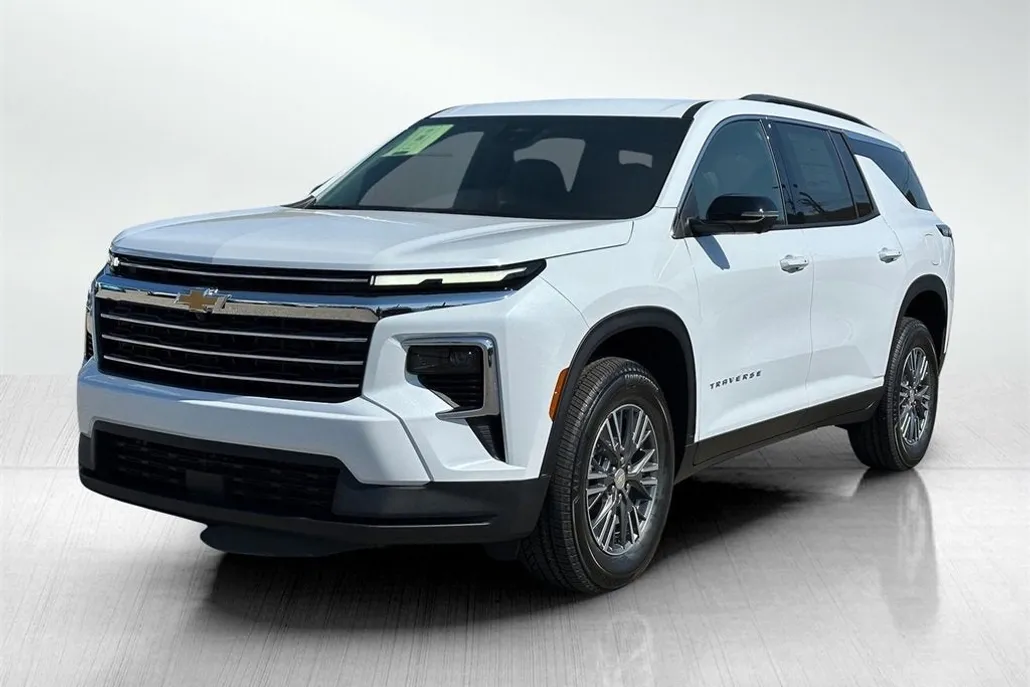 2026 Chevrolet Traverse photo 1