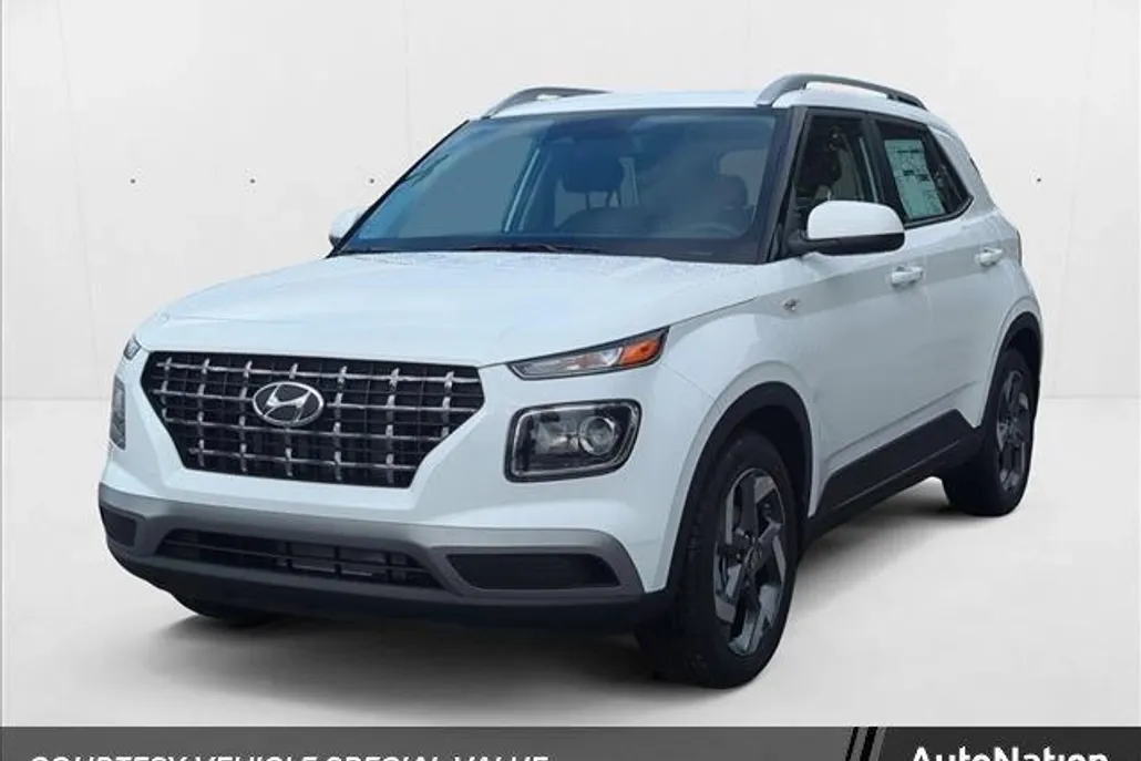 2025 Hyundai Venue SEL photo 1