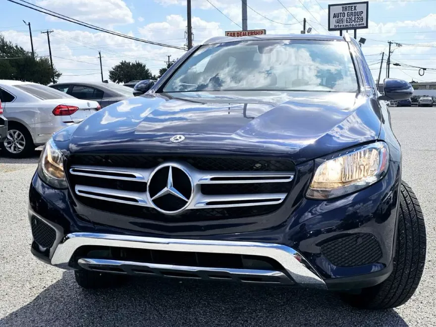 2019 Mercedes Benz GLC 300 photo 1