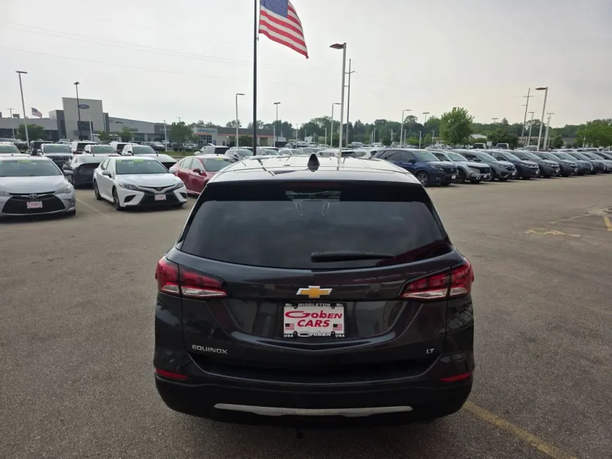 2022 Chevrolet Equinox LT photo 1