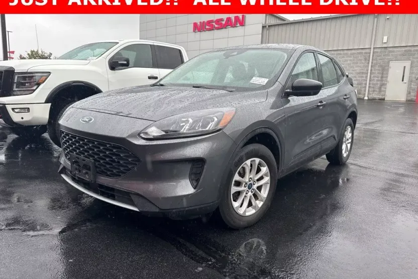 2022 Ford Escape S photo 1