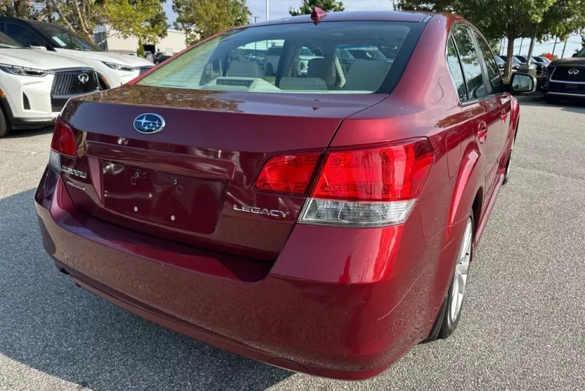 2014 Subaru Legacy 2.5i Limited photo 1