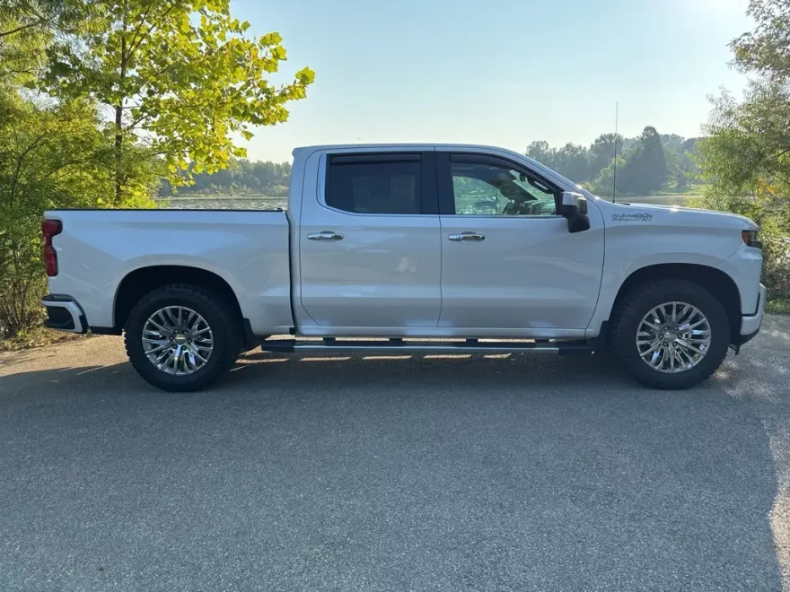 2019 Chevrolet Silverado 1500 High Country photo 1