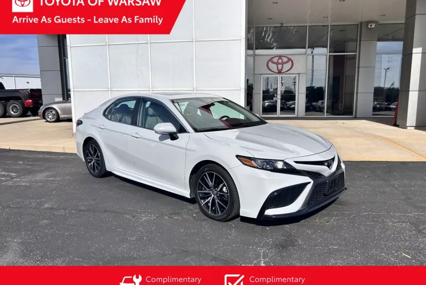 2023 Toyota Camry SE photo 1