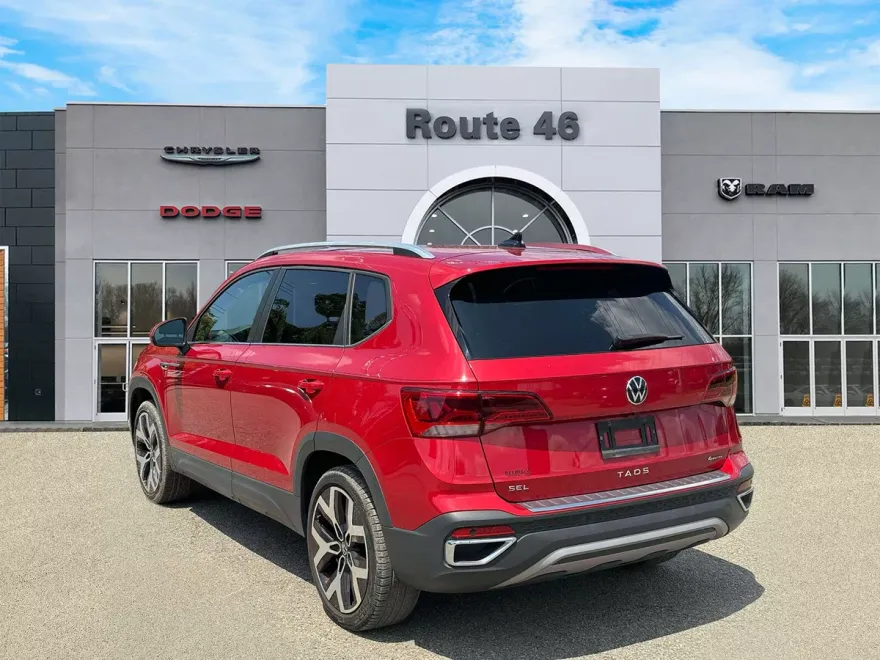 2022 Volkswagen Taos SEL photo 1