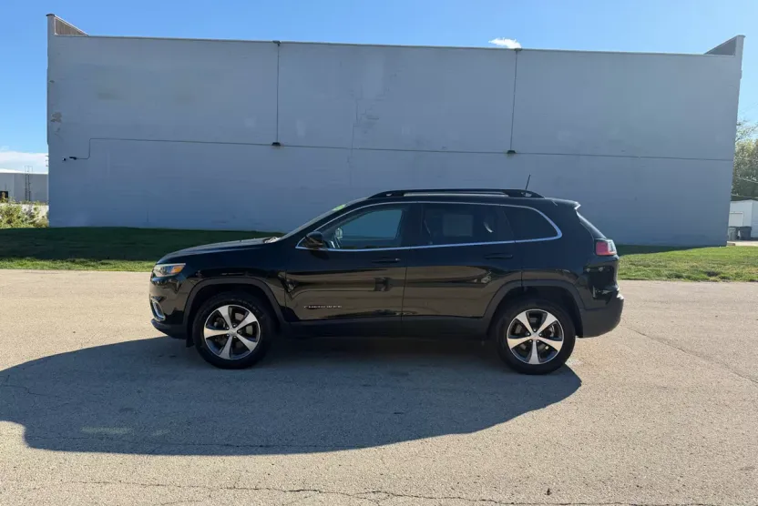 2022 Jeep Cherokee Limited photo 1