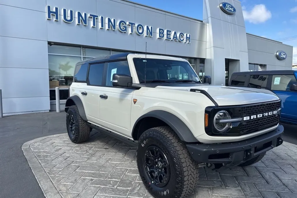 2025 Ford Bronco Badlands photo 1