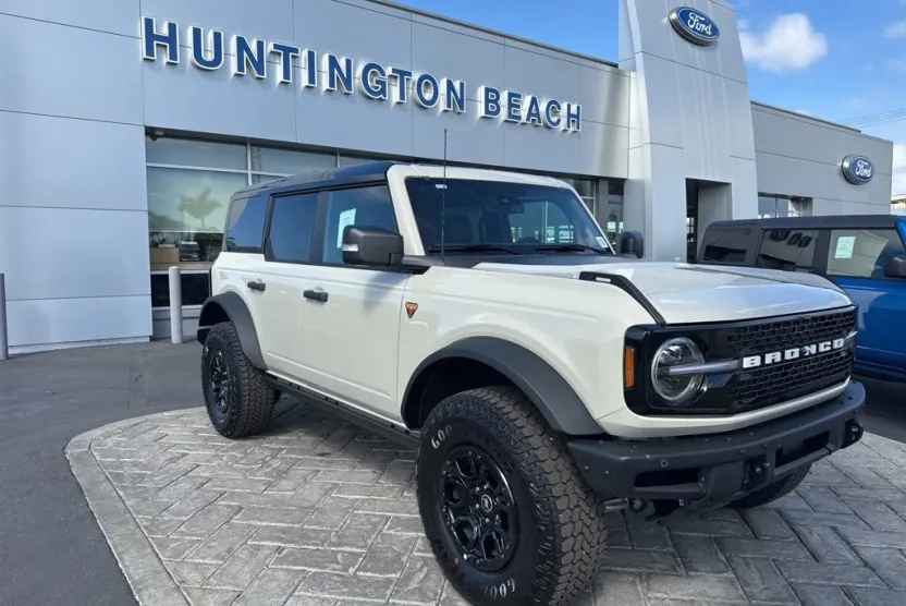 2025 Ford Bronco Badlands photo 1