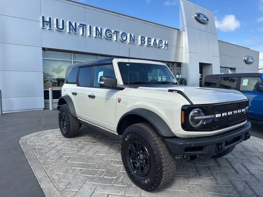 2025 Ford Bronco Badlands photo 1