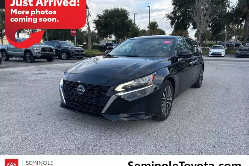 2024 Nissan Altima 2.5 SV photo 1