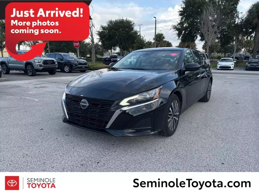 2024 Nissan Altima 2.5 SV photo 1