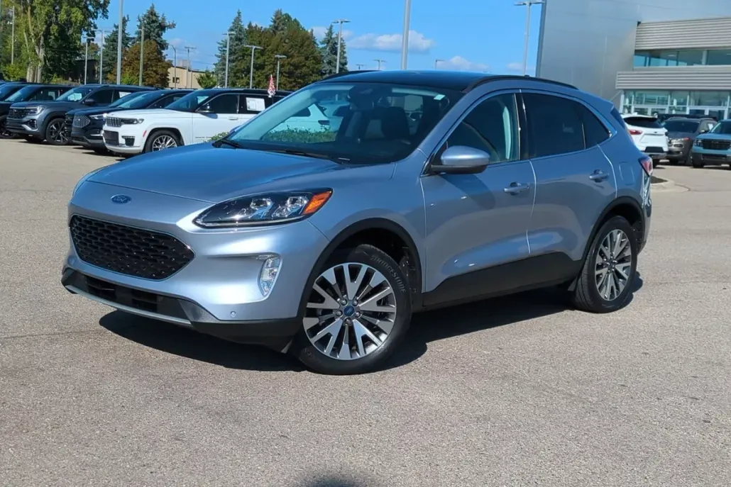 2022 Ford Escape Titanium photo 1