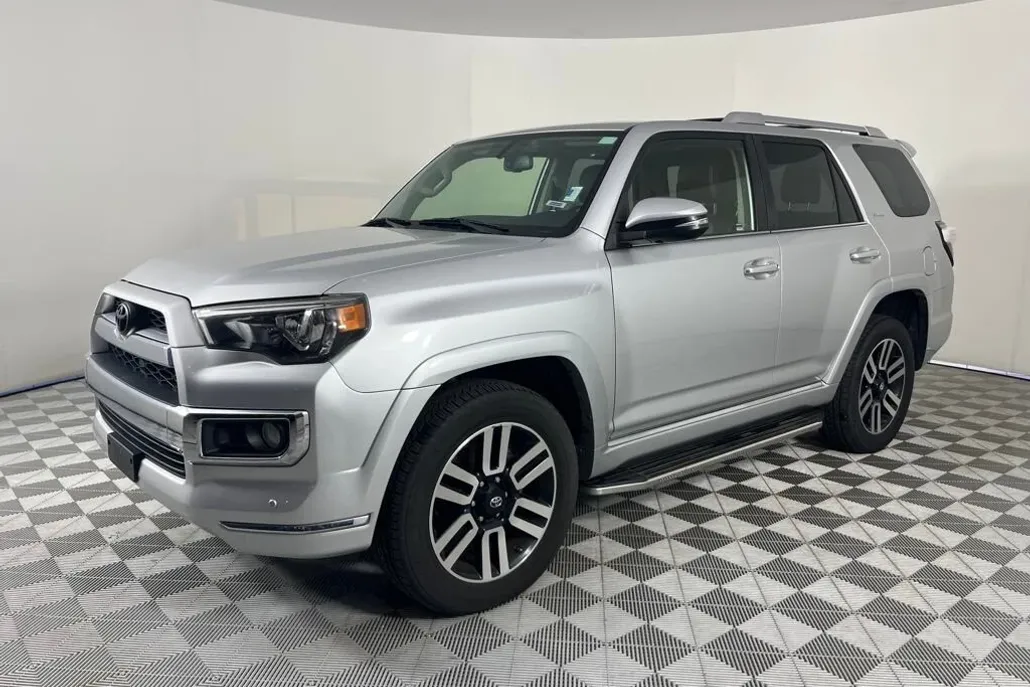 2018 Toyota 4Runner Limited photo 1