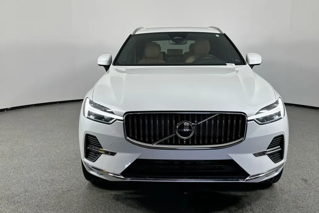 2022 Volvo XC60 Inscription photo 1