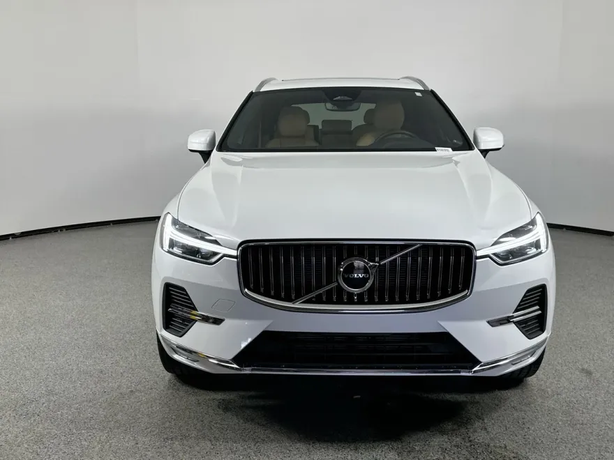 2022 Volvo XC60 Inscription photo 1