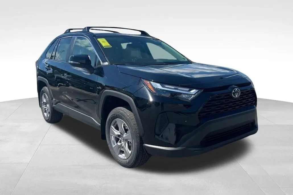 2025 Toyota RAV4 Hybrid XLE photo 1