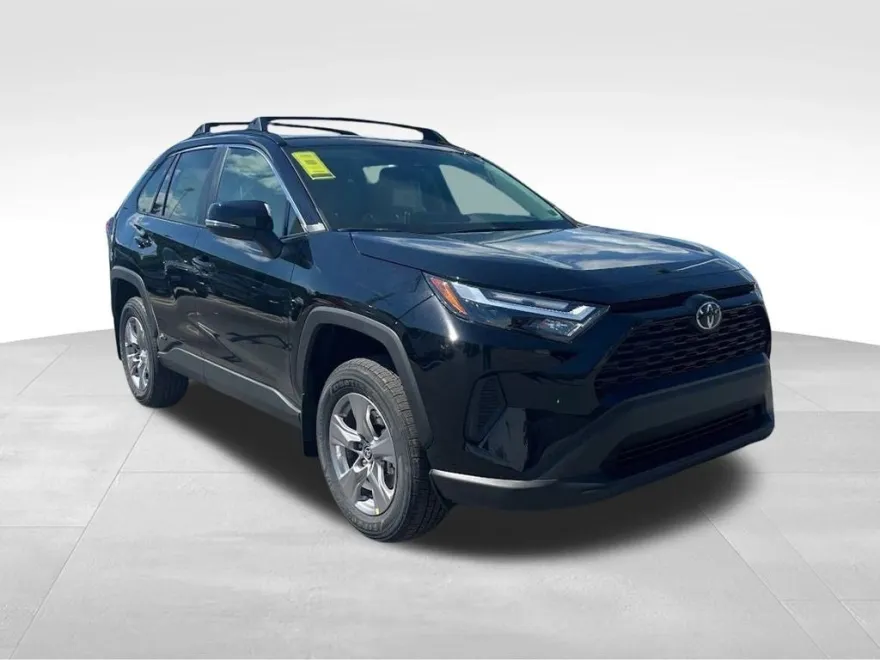2025 Toyota RAV4 Hybrid XLE photo 1