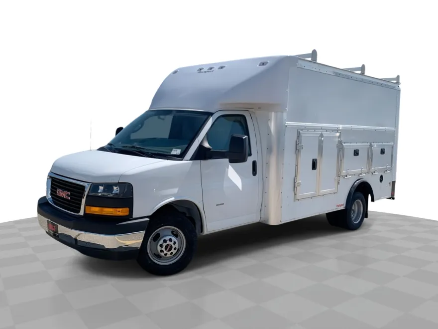 2024 Gmc Savana Cutaway 3500 photo 1