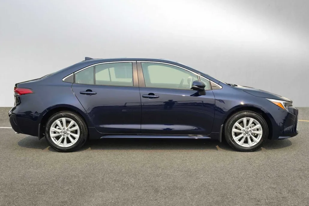 2025 Toyota Corolla Hybrid XLE photo 1