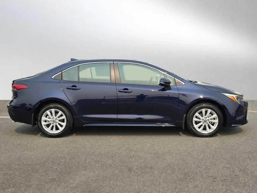 2025 Toyota Corolla Hybrid XLE photo 1