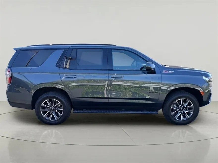2021 Chevrolet Tahoe Z71 photo 1