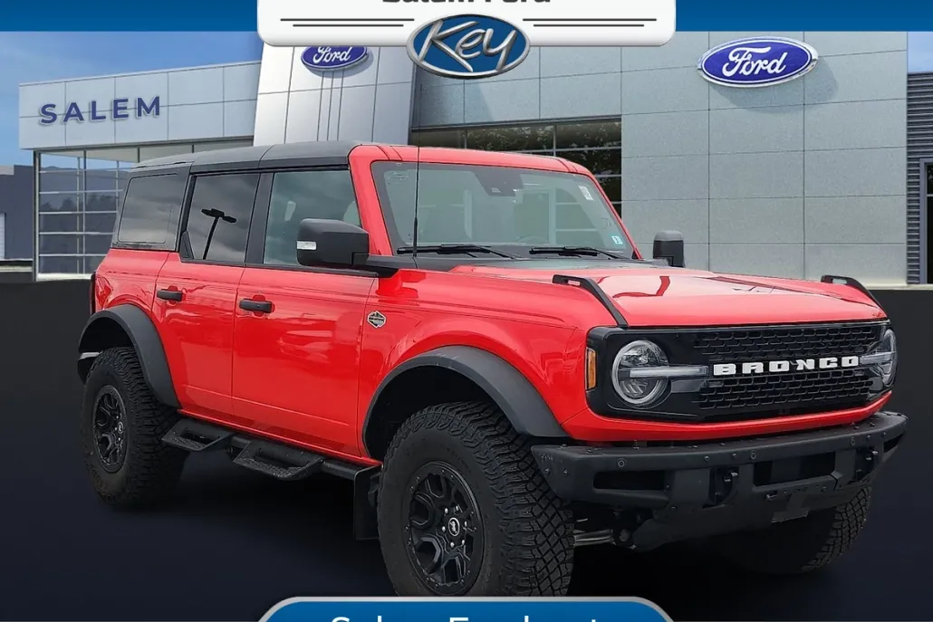 2024 Ford Bronco Lightning Lariat photo 1