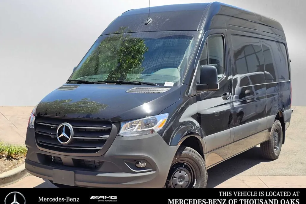 2025 Mercedes Benz Sprinter 2500 Standard Roof photo 1