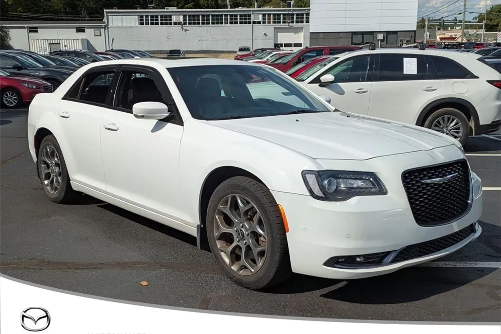 2017 Chrysler 300 S photo 1