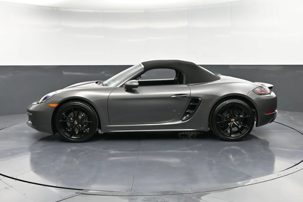 2025 Porsche Boxster photo 1