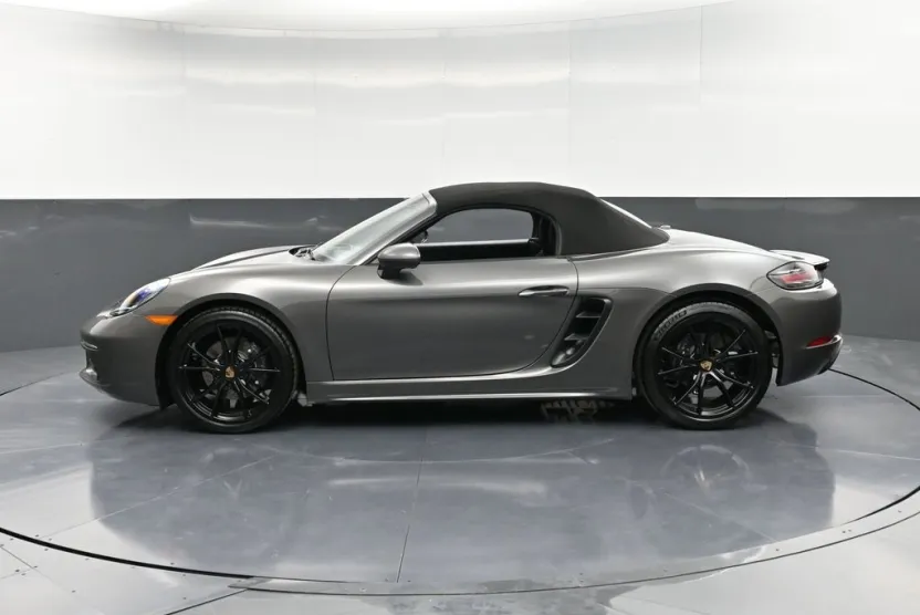 2025 Porsche Boxster photo 1