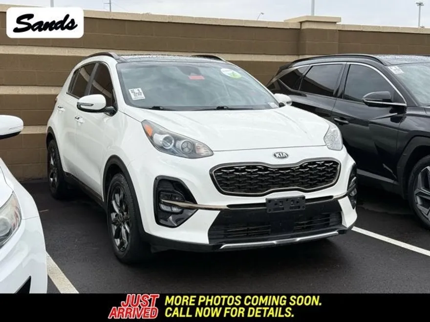 2020 Kia Sportage S photo 1