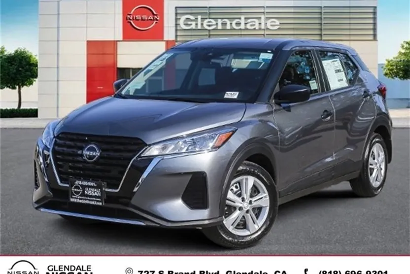 2025 Nissan Kicks Play S photo 1