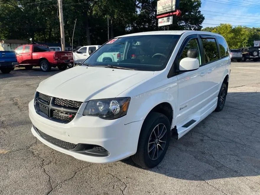 2016 Dodge Grand Caravan SE photo 1
