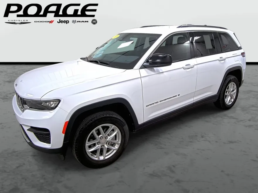 2023 Jeep Grand Cherokee Laredo photo 1